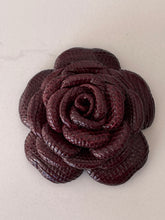 Load image into Gallery viewer, CAMELLIA LIZARD BROOCH