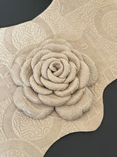 Load image into Gallery viewer, “SCULPTED GRACE” COLLAR