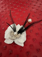 Load image into Gallery viewer, «PEARL WHISPER» ORCHID