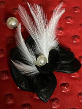 Load image into Gallery viewer, «BLACK SWAN» ORCHID