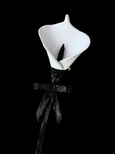 Load image into Gallery viewer, Noir Élégance Calla — Handmade Leather Flower Brooch
