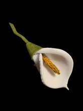 Load image into Gallery viewer, Calla Whisper Leather Brooch