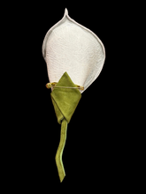 Load image into Gallery viewer, Calla Whisper Leather Brooch
