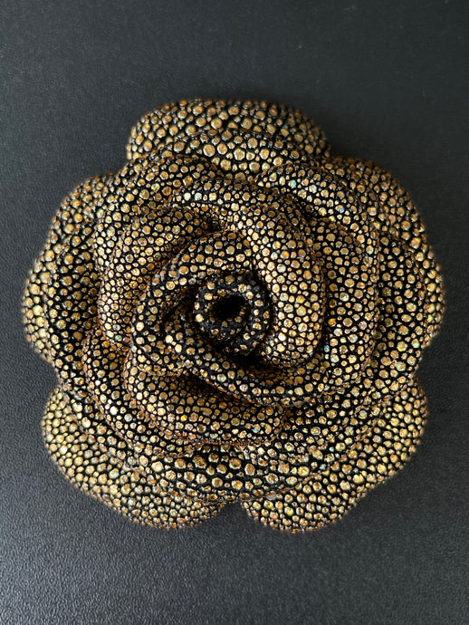 “GOLDEN STING” BROOCH