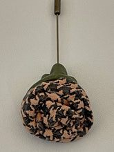 Load image into Gallery viewer, ROSE PIN